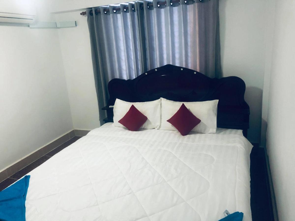 Ez Guesthouse Phnom Penh Bagian luar foto